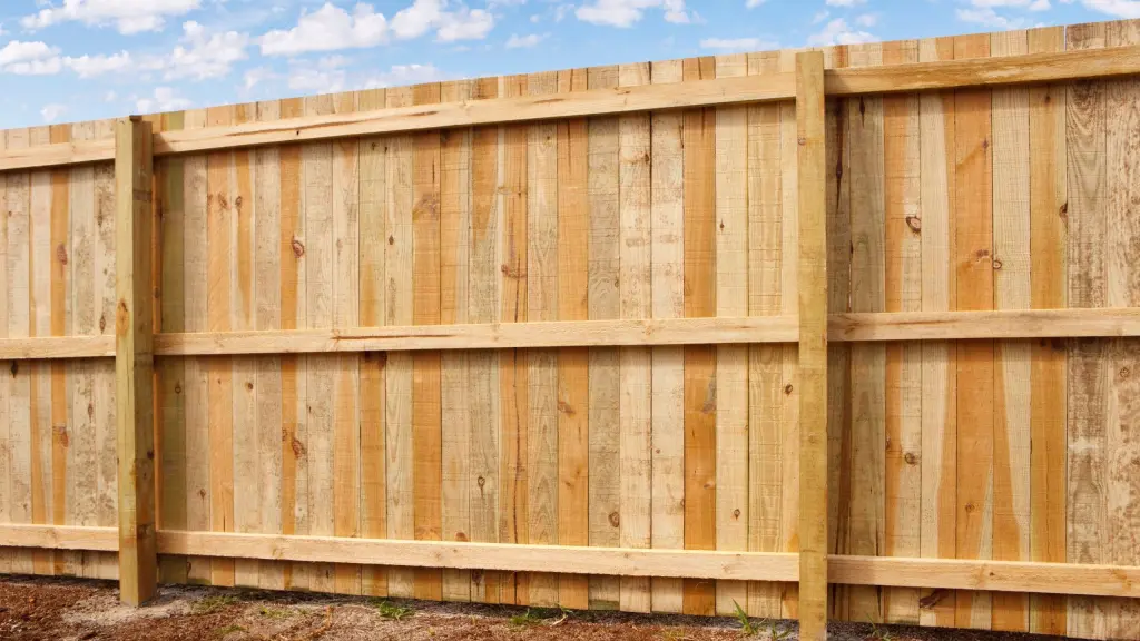 New wood privacy fence built by Alexander Fencing and Gates